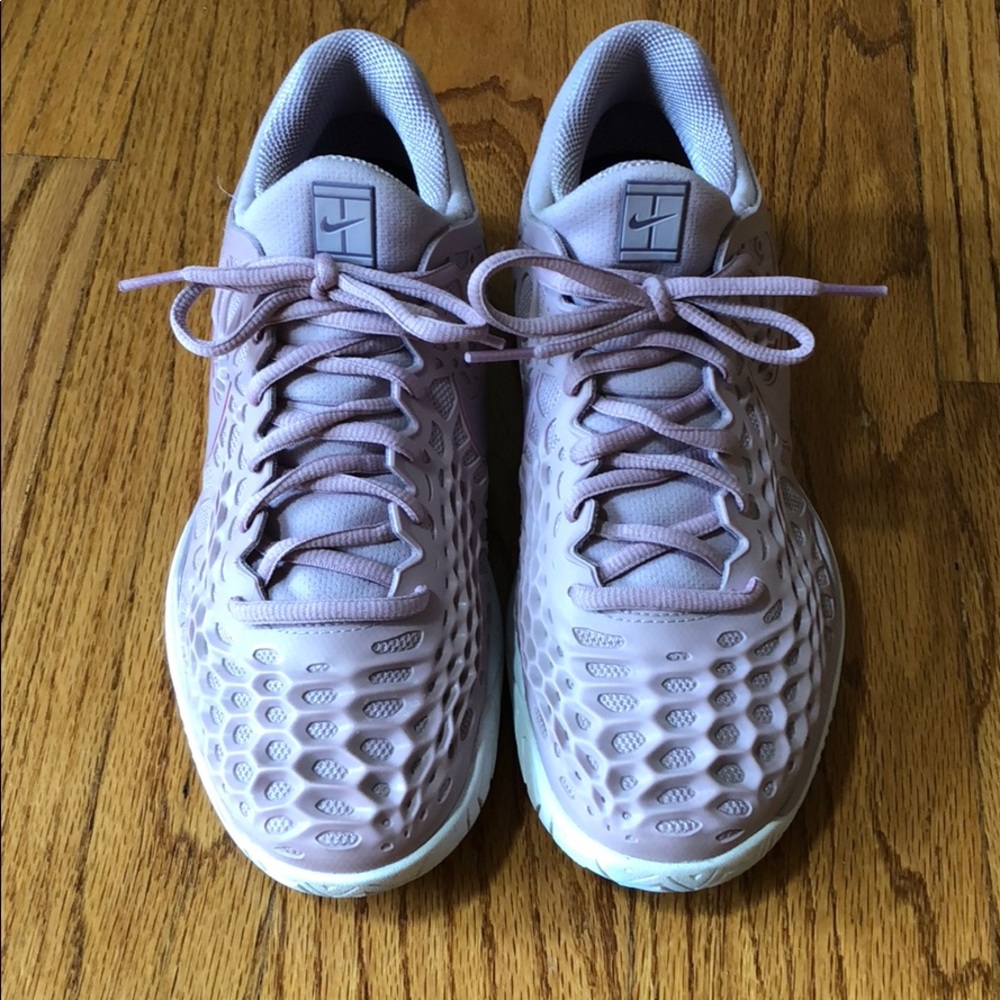 Nike Cage 3 shoes. Size 8 color violet